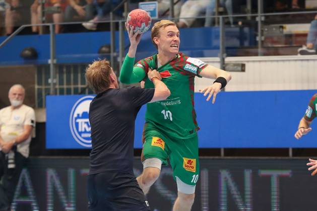 17 08 2025, xgox, Handball Wartburg Cup SC Magdeburg Skanderborg Handbold emspor, v l Magnus Haubro Skanderborg, 10 duel, duel, fight, tackle Eisenach
