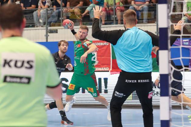 17 08 2025, xgox, Handball Wartburg Cup SC Magdeburg Skanderborg Handbold emspor, v l Philipp Weber Magdeburg, 20 throws goal, Torschuetze, erzielt Tor, Treffer, scores the goal Eisenach