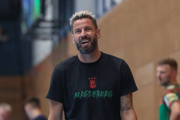 17 08 2025, xgox, Handball Wartburg Cup SC Magdeburg Skanderborg Handbold emspor, v l Bennet Wiegert Magdeburg, coach skeptical Eisenach