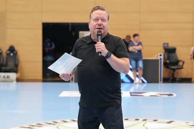 17 08 2025, xgox, Handball Wartburg Cup SC Magdeburg Skanderborg Handbold emspor, v l Rene Wiite Eisenach Eisenach