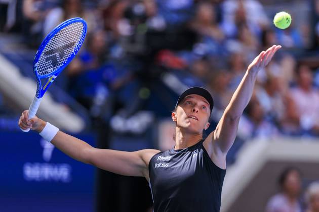 August 19, 2025, Flushing Meadows, New York, USA: Iga Swiatek (in photo) and Casper Ruud during a mix doubles match against Madison Keys and Frances Tiafoe at the 2025 US Open at USTA Billie Jean King National Tennis Center on Tuesday August 19, 2025 in the Flushing neighborhood of the Queens borough of New York City. JAVIER ROJAS PI Flushing Meadows USA - ZUMAp124 20250819_zaa_p124_036 Copyright: xJavierxRojasx