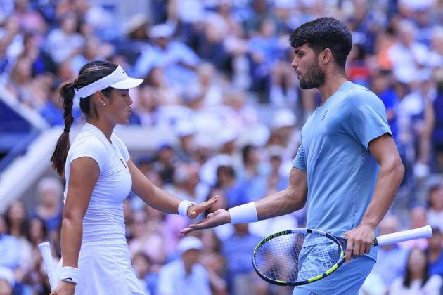 August 19, 2025, Flushing Meadows, New York, USA: Emma Raducanu and Carlos Alcaraz react after winning a point during a mix doubles match against Jessica Pegula and Jack Draper at the 2025 US Open at USTA Billie Jean King National Tennis Center on Tuesday August 19, 2025 in the Flushing neighborhood of the Queens borough of New York City. JAVIER ROJAS PI Flushing Meadows USA - ZUMAp124 20250819_zaa_p124_059 Copyright: xJavierxRojasx