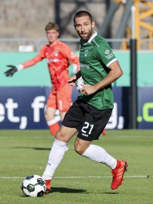 Rico Preissinger SC Preussen Muenster controls the ball, DFB Pokal, SC Preussen Muenster v Hertha BSC Berlin, Preussen Stadion, August 18, 2025 in Muenster, Germany Photo by Marco Steinbrenner DeFodi Images Rico Preissinger SC Preussen Muenster controls the ball, DFB Pokal, SC Preussen Muenster v Hertha BSC Berlin, Preussen Stadion, August 18, 2025 in Muenster, Germany Photo by Marco Steinbrenner DeFodi Images DFB DFL REGULATIONS PROHIBIT ANY USE OF PHOTOGRAPHS AS IMAGE SEQUENCES AND OR QUASI VIDEO