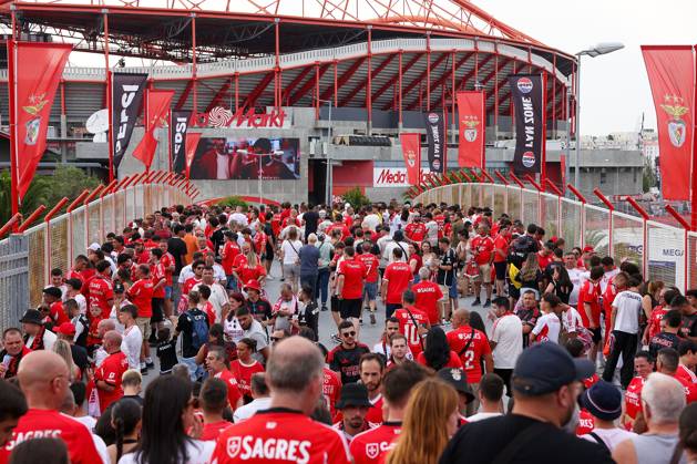 Portugal, Lisbon 2025 08 12 xJFx Second leg Third qualifying round Uefa Champions League 2025 26 , S L Benfica OGC Nice v l , S L Benfica fans on the way to the stadium Copyright: JoaquimxFerreira