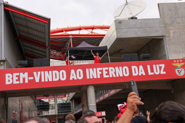 Portugal, Lisbon 2025 08 12 xJFx Second leg Third qualifying round Uefa Champions League 2025 26 , S L Benfica OGC Nice v l , symbol photo, symbol image Welcome to the hell of light Bem Vindo ao Inferno da Luz Copyright: JoaquimxFerreira