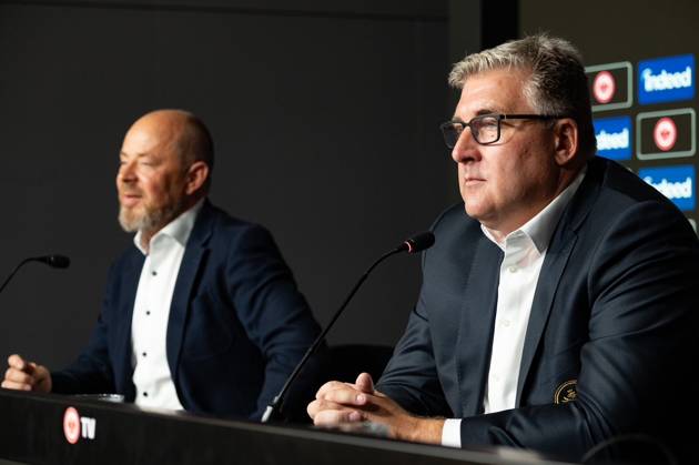 2025 08 22 xVVx Soccer 1 Bundesliga Eintracht Frankfurt season kick-off press conference with CEO Axel Hellmann f l , Indeed Frank Hensgens and CEO Axel Hellmann DFL DFB REGULATIONS PROHIBIT ANY USE OF PHOTOGRAPHS as IMAGE SEQUENCES and or QUASI VIDEO Copyright: JoaquimxFerreira