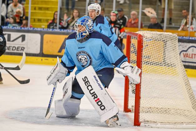 22 08 2025, Eishalle Linz, AUT, ice hockey preparation test match, Black Wings Linz AUT vs HK Nitra SVK , in the picture Jasper Patrikainen HK Nitra Linz Oberoesterreich Austria
