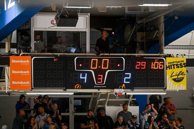 22 08 2025, Eishalle Linz, AUT, ice hockey preparation test match, Black Wings Linz AUT vs HK Nitra SVK , in the picture the scoreboard with the final result Linz Oberoesterreich Austria