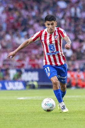 August 23, 2025, Madrid, Madrid, Spain: THIAGO ALMADA of ATLETICO DE MADRID during the match belonging to La Liga season 25 26 EA soccer â€oeATLETICO DE MADRID - ELCHE C.F.†held on August 23, 2025, at the Riyadh Air Metropolitano, Madrid, Spain. Madrid Spain - ZUMAc312 20250823_zsp_c312_162 Copyright: xOscarxManuelxSanchezx