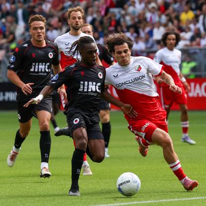 2025-08-24 FC Utrecht v Excelsior Rotterdam - Dutch Eredivisie UTRECHT, NETHERLANDS - AUGUST 24: Arthur Zagre of Excelsior Rotterdam, Miguel Rodriguez of FC Utrecht during the Dutch Eredivisie match between FC Utrecht and Excelsior Rotterdam at Stadion de Galgenwaard on August 24, 2025 in Utrecht, Netherlands. Utrecht Stadion de Galgenwaard Netherlands Content not available for redistribution in The Netherlands directly or indirectly through any third parties. Copyright: xBenxGalx