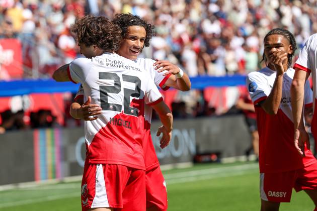 2025-08-24 FC Utrecht v Excelsior Rotterdam - Dutch Eredivisie UTRECHT, NETHERLANDS - AUGUST 24: Miguel Rodriguez of FC Utrecht, Gjivai Zechiel of FC Utrecht celebrates after scoring his teams first goal during the Dutch Eredivisie match between FC Utrecht and Excelsior Rotterdam at Stadion de Galgenwaard on August 24, 2025 in Utrecht, Netherlands. Utrecht Stadion de Galgenwaard Netherlands Content not available for redistribution in The Netherlands directly or indirectly through any third parties. Copyright: xBenxGalx