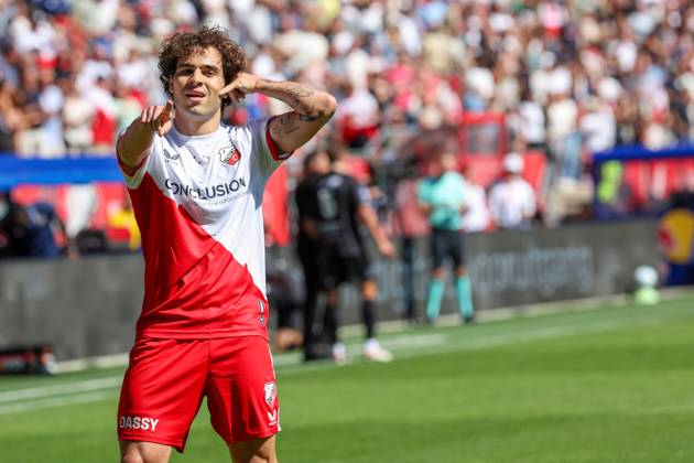 2025-08-24 FC Utrecht v Excelsior Rotterdam - Dutch Eredivisie UTRECHT, NETHERLANDS - AUGUST 24: Miguel Rodriguez of FC Utrecht celebrates after scoring his teams first goal during the Dutch Eredivisie match between FC Utrecht and Excelsior Rotterdam at Stadion de Galgenwaard on August 24, 2025 in Utrecht, Netherlands. Utrecht Stadion de Galgenwaard Netherlands Content not available for redistribution in The Netherlands directly or indirectly through any third parties. Copyright: xBenxGalx