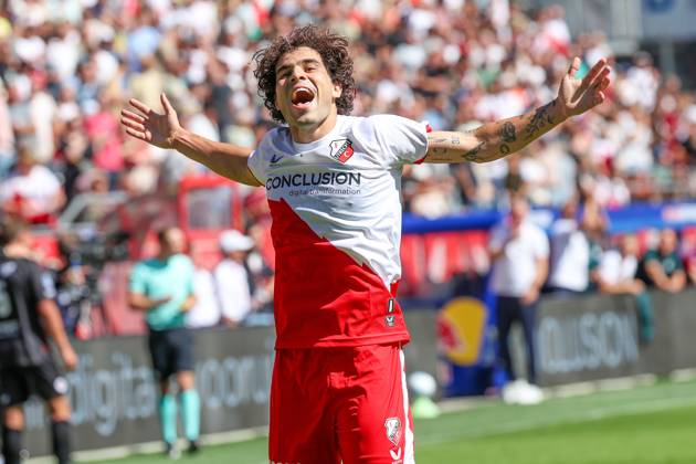 2025-08-24 FC Utrecht v Excelsior Rotterdam - Dutch Eredivisie UTRECHT, NETHERLANDS - AUGUST 24: Miguel Rodriguez of FC Utrecht celebrates after scoring his teams first goal during the Dutch Eredivisie match between FC Utrecht and Excelsior Rotterdam at Stadion de Galgenwaard on August 24, 2025 in Utrecht, Netherlands. Utrecht Stadion de Galgenwaard Netherlands Content not available for redistribution in The Netherlands directly or indirectly through any third parties. Copyright: xBenxGalx
