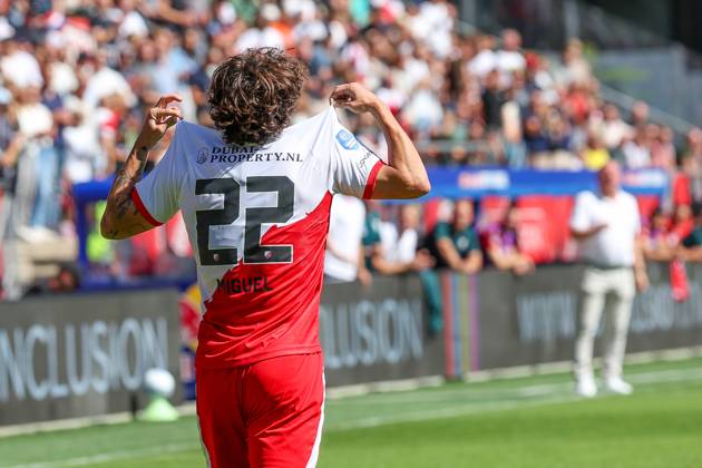 2025-08-24 FC Utrecht v Excelsior Rotterdam - Dutch Eredivisie UTRECHT, NETHERLANDS - AUGUST 24: Miguel Rodriguez of FC Utrecht celebrates after scoring his teams first goal during the Dutch Eredivisie match between FC Utrecht and Excelsior Rotterdam at Stadion de Galgenwaard on August 24, 2025 in Utrecht, Netherlands. Utrecht Stadion de Galgenwaard Netherlands Content not available for redistribution in The Netherlands directly or indirectly through any third parties. Copyright: xBenxGalx