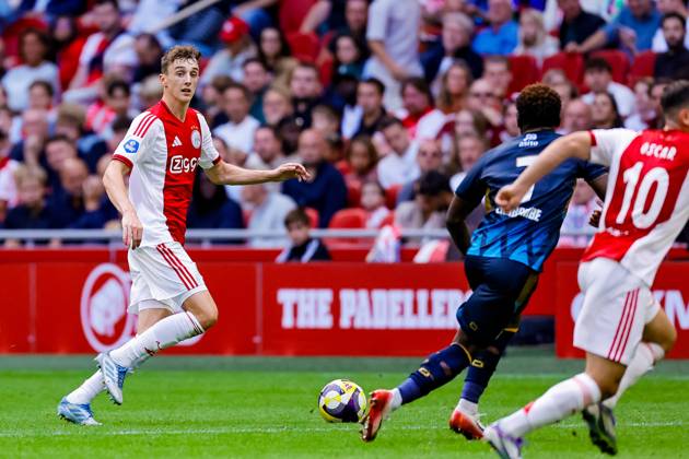 Eredivisie: AFC Ajax Amsterdam v Heracles Almelo Amsterdam - Youri Baas of AFC Ajax Amsterdam dribbles with the ball during the third round of the 2025 2026 Eredivisie season. The match is set between AFC Ajax Amsterdam and Heracles Almelo at Johan Cruijff ArenA on 24 August 2025 in Amsterdam, The Netherlands. (VK Sportphoto Raymond Smit) Copyright: xRaymondxSmitx