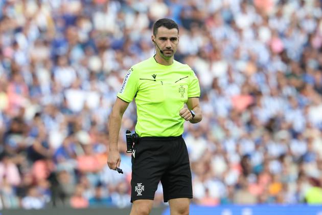Portugal, Porto, 2025 08 24 xJFx 3 Matchday Liga Portugal Betclic, FC Porto Casa Pia AC v l , Referee Sergio Guelho Copyright: JoaquimxFerreira