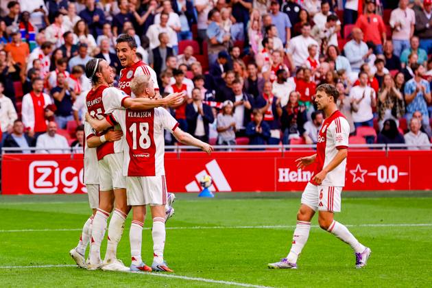 Eredivisie: AFC Ajax Amsterdam v Heracles Almelo Amsterdam - Wout Weghorst of AFC Ajax Amsterdam, Davy Klaassen of AFC Ajax Amsterdam, Lucas Rosa of AFC Ajax Amsterdam and Youri Regeer of AFC Ajax Amsterdam celebrating the 2-0 during the third round of the 2025 2026 Eredivisie season. The match is set between AFC Ajax Amsterdam and Heracles Almelo at Johan Cruijff ArenA on 24 August 2025 in Amsterdam, The Netherlands. (VK Sportphoto Raymond Smit) Copyright: xRaymondxSmitx