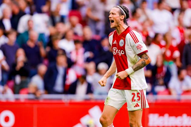 Eredivisie: AFC Ajax Amsterdam v Heracles Almelo Amsterdam - Wout Weghorst of AFC Ajax Amsterdam celebrating the 2-0 during the third round of the 2025 2026 Eredivisie season. The match is set between AFC Ajax Amsterdam and Heracles Almelo at Johan Cruijff ArenA on 24 August 2025 in Amsterdam, The Netherlands. (VK Sportphoto Raymond Smit) Copyright: xRaymondxSmitx