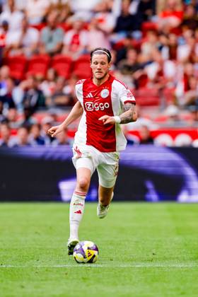 Eredivisie: AFC Ajax Amsterdam v Heracles Almelo Amsterdam - Wout Weghorst of AFC Ajax Amsterdam dribbles with the ball during the third round of the 2025 2026 Eredivisie season. The match is set between AFC Ajax Amsterdam and Heracles Almelo at Johan Cruijff ArenA on 24 August 2025 in Amsterdam, The Netherlands. (VK Sportphoto Raymond Smit) Copyright: xRaymondxSmitx