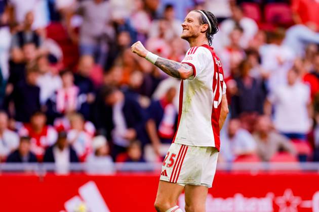 Eredivisie: AFC Ajax Amsterdam v Heracles Almelo Amsterdam - Wout Weghorst of AFC Ajax Amsterdam celebrating the 2-0 during the third round of the 2025 2026 Eredivisie season. The match is set between AFC Ajax Amsterdam and Heracles Almelo at Johan Cruijff ArenA on 24 August 2025 in Amsterdam, The Netherlands. (VK Sportphoto Raymond Smit) Copyright: xRaymondxSmitx