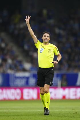 Real Oviedo v Real Madrid CF - LaLiga EA Sports Referee Ricardo De Burgos Bengoetxea during the La Liga EA Sports match between Real Oviedo and Real Madrid CF at Carlos Tartiere on August 24, 2025 in Oviedo, Spain. Oviedo Spain Copyright: xJosexBretonx originalFilename:bretonhernandez-realovie250824_np0Va
