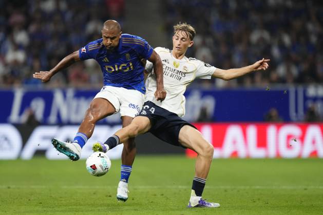 Real Oviedo v Real Madrid CF - LaLiga EA Sports Salomon Rondon centre-forward of Oviedo and Venezuela and Dean Huijsen centre-back of Real Madrid and Spain compete for the ball during the La Liga EA Sports match between Real Oviedo and Real Madrid CF at Carlos Tartiere on August 24, 2025 in Oviedo, Spain. Oviedo Spain Copyright: xJosexBretonx originalFilename:bretonhernandez-realovie250824_npX1v