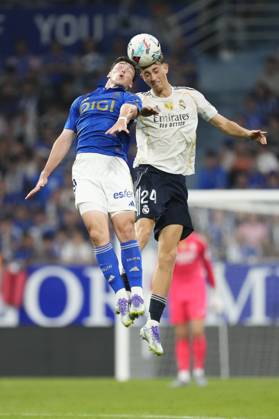Real Oviedo v Real Madrid CF - LaLiga EA Sports Federico Vinas centre-forward of Oviedo and Uruguay and Dean Huijsen centre-back of Real Madrid and Spain compete for the ball during the La Liga EA Sports match between Real Oviedo and Real Madrid CF at Carlos Tartiere on August 24, 2025 in Oviedo, Spain. Oviedo Spain Copyright: xJosexBretonx originalFilename:bretonhernandez-realovie250824_npsnL