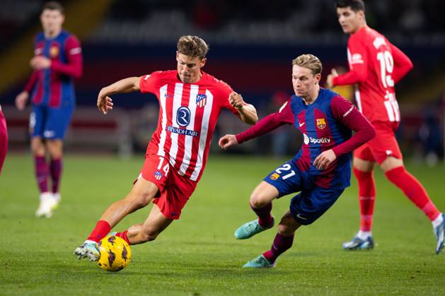 FC Barcelona, Barca v Atletico de Madrid: LaLiga BARCELONA, SPAIN - DEC 3: Marcos Llorente of Atletico de Madrid (L) in action with Frenkie de Jong of FC Barcelona (R) during the Spanish La Liga league football match between FC Barcelona vs Atletico de Madrid at the Lluis Companys stadium in Barcelona, Spain on December 3, 2023. Catalonia Spain. Editorial use only. Please get in touch for any other usage. Copyright: x2025xAnadoluxAdriaxPuigx