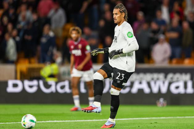 Wolverhampton Wanderers v West Ham United - Carabao Cup Second Round Alphonse Areola of West Ham plays during the Carabao Cup match between Wolverhampton Wanderers and West Ham United at Molineux in Wolverhampton, United Kingdom, on August 26, 2025. Wolverhampton West Midlands United Kingdom  Copyright: xMIxNewsx originalFilename:fletcher-wolverha250826_npHPa.jpg