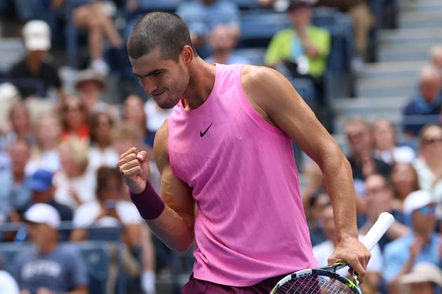 August 29, 2025, New York City, New York, USA: CARLOS ALCARAZ of Spain during the match against L. Darderi of Italy in the third round of US Open 2025 at the USTA Billie Jean King National Tennis Center. Queens, New York City. Alcaraz won 6:2,6:4, 6:0. New York City USA - ZUMAc278 20250829_zsp_c278_010 Copyright: xMarcinxCholewinskix