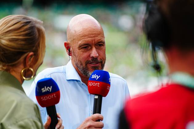Erik ten Hag Bayer 04 Leverkusen, Coach GER, SV Werder Bremen vs Bayer 04 Leverkusen, Football, Bundesliga, Matchday 2, Season 2025 2026, 30 08 2025 DFL REGULATIONS PROHIBIT ANY USE OF PHOTOGRAPHS AS IMAGE SEQUENCES AND OR QUASI VIDEO GER, SV Werder Bremen vs Bayer 04 Leverkusen, Football, Bundesliga, Matchday 2, Season 2025 2026, 30 08 2025 Bremen Copyright: xEibner-Pressefoto MarcelxvonxFehrnx EP_MFN