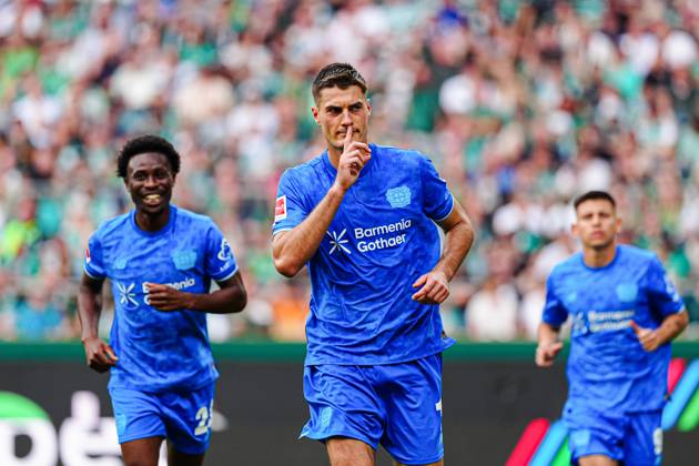 Goal celebration after goal to 1 3 by penalty kick Patrik Schick Bayer 04 Leverkusen, 14 GER, SV Werder Bremen vs Bayer 04 Leverkusen, Soccer, Bundesliga, Matchday 2, Season 2025 2026, 30 08 2025 DFL REGULATES PROHIBIT ANY USE OF PHOTOGRAPHS AS IMAGE SEQUENCES AND OR QUASI VIDEO GER, SV Werder Bremen vs Bayer 04 Leverkusen, Football, Bundesliga, Matchday 2, Season 2025 2026, 30 08 2025 Bremen Copyright: xEibner-Pressefoto MarcelxvonxFehrnx EP_MFN