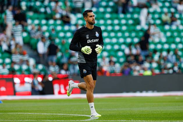 Diogo Costa seen during Liga Portugal game between teams of Sporting CP and FC Porto (Maciej Rogowski Ball Raw Images) Lisbon Estadio Jose Alvalade Portugal Copyright: xMaciejxRogowskix scpfcp2526-003