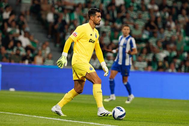 Diogo Costa seen during Liga Portugal game between teams of Sporting CP and FC Porto (Maciej Rogowski Ball Raw Images) Lisbon Estadio Jose Alvalade Portugal Copyright: xMaciejxRogowskix scpfcp2526-108