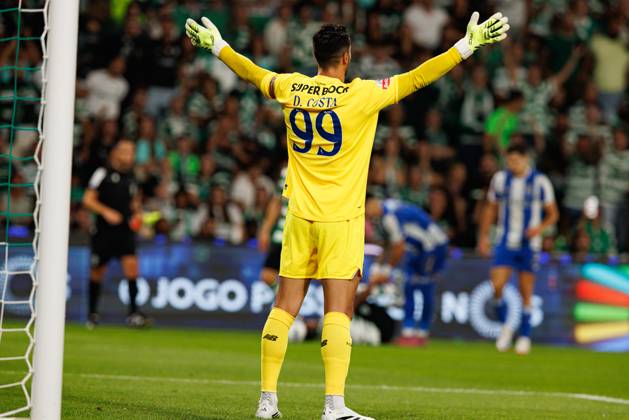 Diogo Costa seen during Liga Portugal game between teams of Sporting CP and FC Porto (Maciej Rogowski Ball Raw Images) Lisbon Estadio Jose Alvalade Portugal Copyright: xMaciejxRogowskix scpfcp2526-126