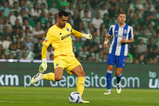 Diogo Costa seen during Liga Portugal game between teams of Sporting CP and FC Porto (Maciej Rogowski Ball Raw Images) Lisbon Estadio Jose Alvalade Portugal Copyright: xMaciejxRogowskix scpfcp2526-168
