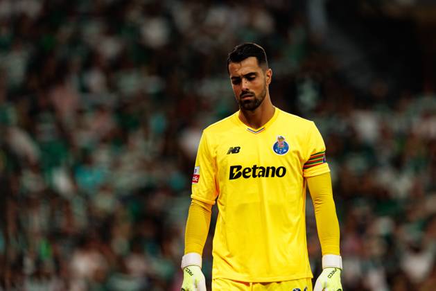 Diogo Costa seen during Liga Portugal game between teams of Sporting CP and FC Porto (Maciej Rogowski Ball Raw Images) Lisbon Estadio Jose Alvalade Portugal Copyright: xMaciejxRogowskix scpfcp2526-203