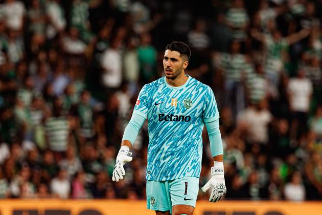 Diogo Costa seen during Liga Portugal game between teams of Sporting CP and FC Porto (Maciej Rogowski Ball Raw Images) Lisbon Estadio Jose Alvalade Portugal Copyright: xMaciejxRogowskix scpfcp2526-254