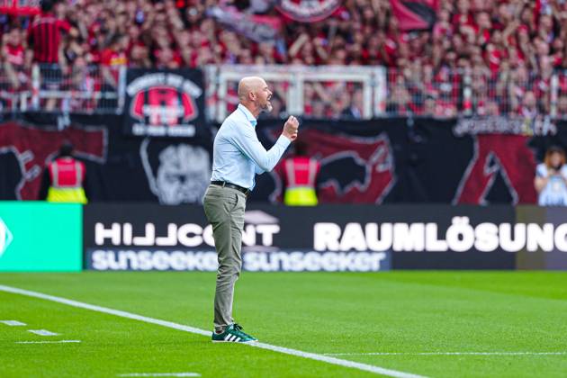 Erik ten Hag Bayer 04 Leverkusen, Coach GER, SV Werder Bremen vs Bayer 04 Leverkusen, Football, Bundesliga, Matchday 2, Season 2025 2026, 30 08 2025 DFL REGULATIONS PROHIBIT ANY USE OF PHOTOGRAPHS AS IMAGE SEQUENCES AND OR QUASI VIDEO GER, SV Werder Bremen vs Bayer 04 Leverkusen, Football, Bundesliga, Matchday 2, Season 2025 2026, 30 08 2025 Bremen Copyright: xEibner-Pressefoto MarcelxvonxFehrnx EP_MFN