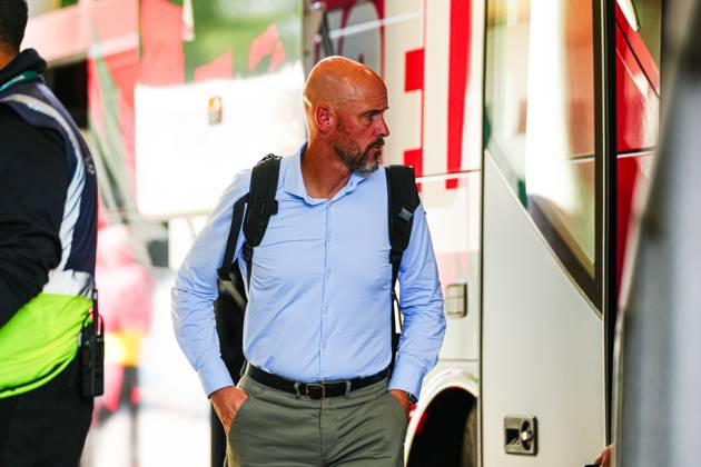 Erik ten Hag Bayer 04 Leverkusen, Coach GER, SV Werder Bremen vs Bayer 04 Leverkusen, Football, Bundesliga, Matchday 2, Season 2025 2026, 30 08 2025 DFL REGULATIONS PROHIBIT ANY USE OF PHOTOGRAPHS AS IMAGE SEQUENCES AND OR QUASI VIDEO GER, SV Werder Bremen vs Bayer 04 Leverkusen, Football, Bundesliga, Matchday 2, Season 2025 2026, 30 08 2025 Bremen Copyright: xEibner-Pressefoto MarcelxvonxFehrnx EP_MFN