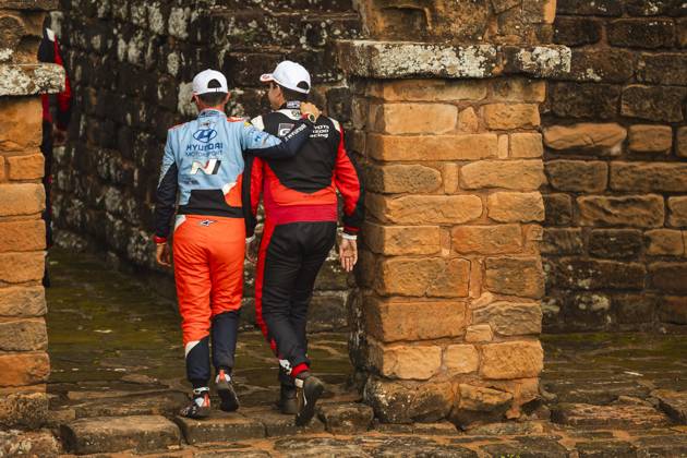 AUTO - WRC, Motorsport Rallye, WM - RALLY DEL PARAGUAY 2025 MARTIN Scott, Toyota GR Yaris Rally1, portrait, WYDAEGHE Martijn, Hyundai I20 Rally1, portrait during the 2025 Rally del Paraguay, 10th round of the 2025 WRC World Rally Car Championship, from August 28 to 31, 2025 at Encarnacion, Itapua, Paraguay - EncarnacionParaguay  Copyright: xNikosxKatikisx