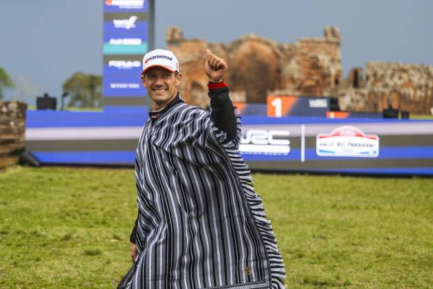 AUTO - WRC, Motorsport Rallye, WM - RALLY DEL PARAGUAY 2025 OGIER Sebastien, Toyota GR Yaris Rally1, portrait, podium, portrait during the 2025 Rally del Paraguay, 10th round of the 2025 WRC World Rally Car Championship, from August 28 to 31, 2025 at Encarnacion, Itapua, Paraguay - EncarnacionParaguay  Copyright: xNikosxKatikisx