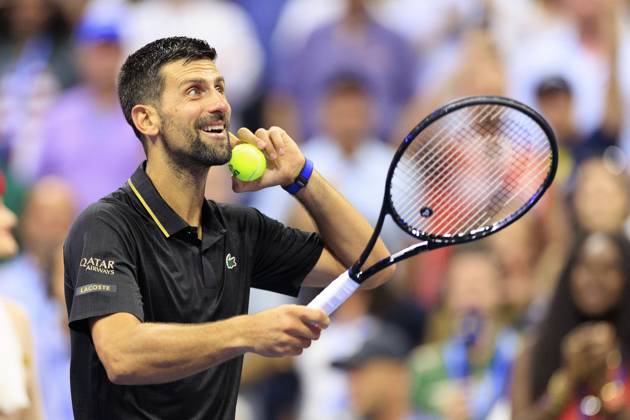 August 31, 2025, Flushing Meadows, New York, USA: Novak Djokovic hits autographed ball to fans after winning his match against Jan-Lennard Struff on Day 8 of the 2025 US Open at USTA Billie Jean King National Tennis Center on Sunday August 31, 2025 in the Flushing neighborhood of the Queens borough of New York City. JAVIER ROJAS PI Flushing Meadows USA - ZUMAp124 20250831_zaa_p124_169 Copyright: xJavierxRojasx