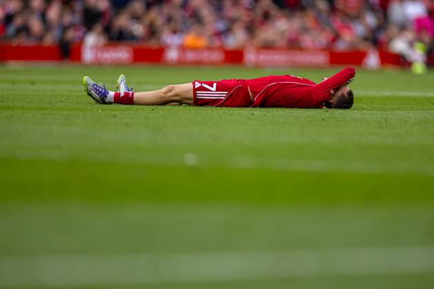 Football - FA Premier League - Liverpool FC v Arsenal FC LIVERPOOL, ENGLAND - Sunday, August 31, 2025: Liverpool s Florian Wirtz goes down with an injury during the FA Premier League match between Liverpool FC and Arsenal FC at Anfield. Liverpool won 1-0. (Photo by David Rawcliffe Propaganda) LIVERPOOL Anfield MERSEYSIDE ENGLAND Copyright: xDavidxRawcliffex 2025-08-31-251-Liverpool_Arsenal
