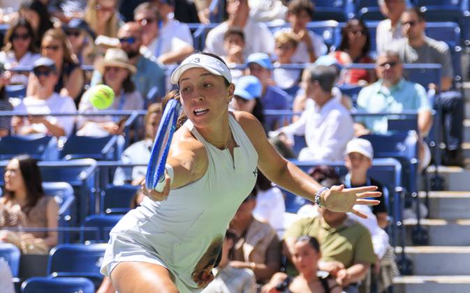 September 2, 2025, Flushing Meadows, New York, USA: Jessica Pegula hits a backhand return during a match against Barbora Krejcikova on Day 10 of the 2025 US Open at USTA Billie Jean King National Tennis Center on Tuesday September 2, 2025 in the Flushing neighborhood of the Queens borough of New York City. JAVIER ROJAS PI Flushing Meadows USA - ZUMAp124 20250902_zaa_p124_019 Copyright: xJavierxRojasx