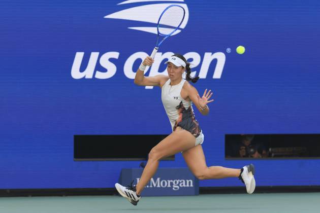 September 2, 2025, Flushing Meadows, New York, USA: JESSICA PEGULA hits a running forehand during a match against Krejcikova on Day 10 of the 2025 US Open at USTA Billie Jean King National Tennis Center on Tuesday. Pegula won 6:3 6:3. Flushing Meadows USA - ZUMAp124 20250902_zaa_p124_018 Copyright: xJavierxRojasx