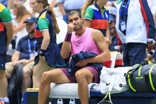 September 2, 2025, Flushing Meadows, New York, USA: Carlos Alcaraz looks to his team during a match against Jiri Lehecka on Day 10 of the 2025 US Open at USTA Billie Jean King National Tennis Center on Tuesday September 2, 2025 in the Flushing neighborhood of the Queens borough of New York City. JAVIER ROJAS PI Flushing Meadows USA - ZUMAp124 20250902_zaa_p124_051 Copyright: xJavierxRojasx
