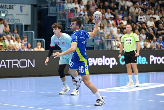 Successful at the meter Milos Vujovic VfL Gummersbach 6 GER, VfL Gummersbach vs MT Melsungen, Handball, Daikin 1 Bundesliga, 2 Matchday, Season 2025 2026, 04 09 2025 GER, VfL Gummersbach vs MT Melsungen, Handball, Daikin 1 Bundesliga, 2 Matchday, Season 2025 2026, 04 09 2025 Gummersbach Copyright: xEibner-Pressefoto JuergenxAugstx EP_JAT