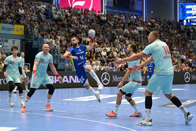 Teitur Einarsson VfL Gummersbach 14 at the circle GER, VfL Gummersbach vs MT Melsungen, Handball, Daikin 1 Bundesliga, 2 Matchday, Season 2025 2026, 04 09 2025 GER, VfL Gummersbach vs MT Melsungen, Handball, Daikin 1 Bundesliga, 2 Matchday, Season 2025 2026, 04 09 2025 Gummersbach Copyright: xEibner-Pressefoto JuergenxAugstx EP_JAT