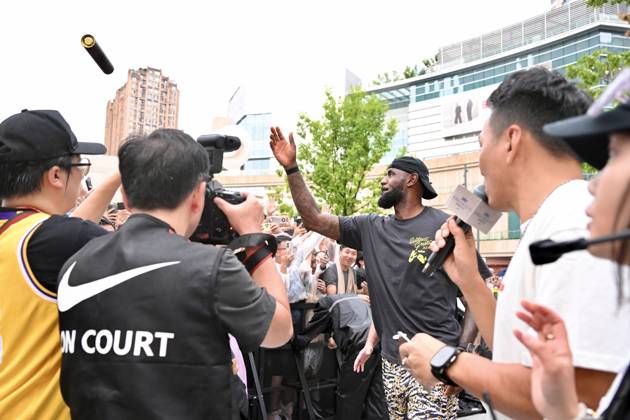Basketball, LeBron James in Chengdu, China